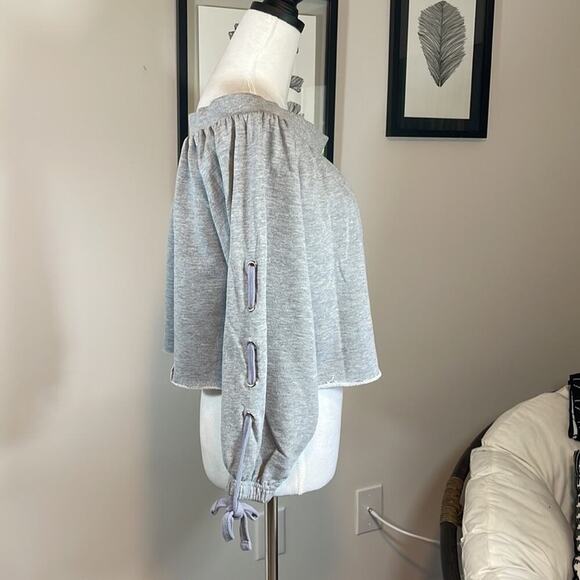 NWT Romeo and Juliet Couture cropped sweatshirt top - Picture 3 of 7